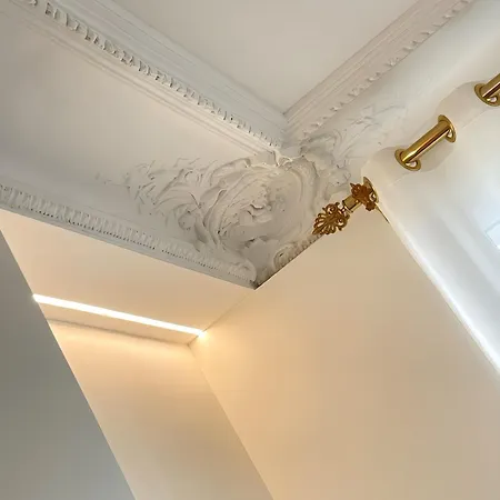 Апартаменты Luxury Garden - Private Oasis Near Champs-elysees
