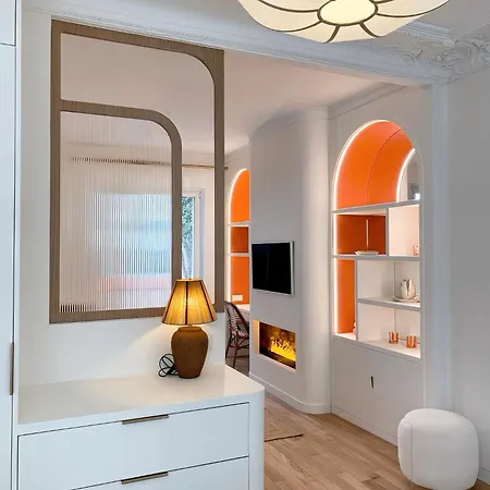Апартаменты Luxury Garden - Private Oasis Near Champs-elysees