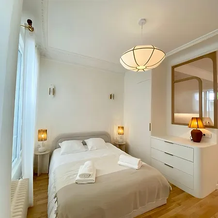 Luxury Garden - Private Oasis Near Champs-elysees