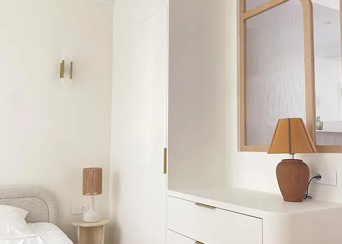 Апартаменты Luxury Garden - Private Oasis Near Champs-elysees