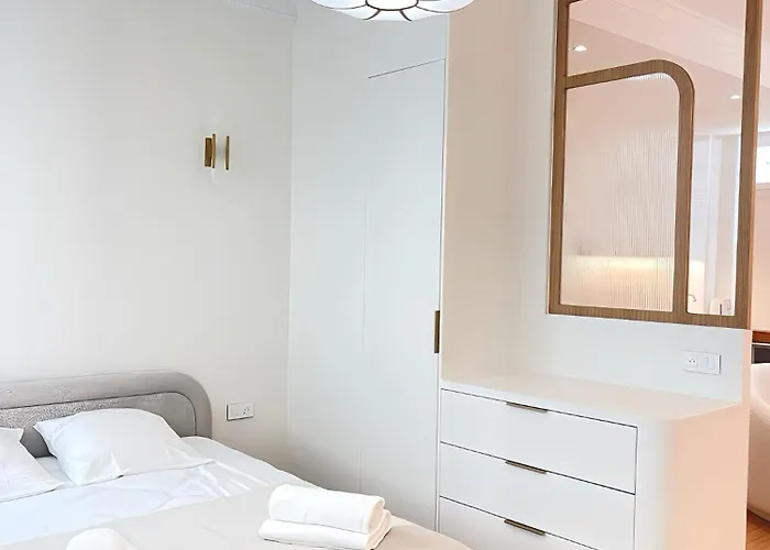 Апартаменты Luxury Garden - Private Oasis Near Champs-elysees *
