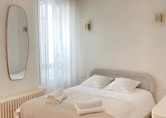 Luxury Garden - Private Oasis Near Champs-elysees * Париж