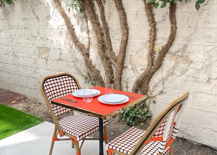Апартаменты Luxury Garden - Private Oasis Near Champs-elysees *