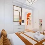 Luxury Garden - Private Oasis Near Champs-elysees Διαμέρισμα *
