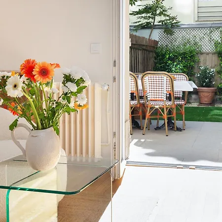 Luxury Garden - Private Oasis Near Champs-elysees