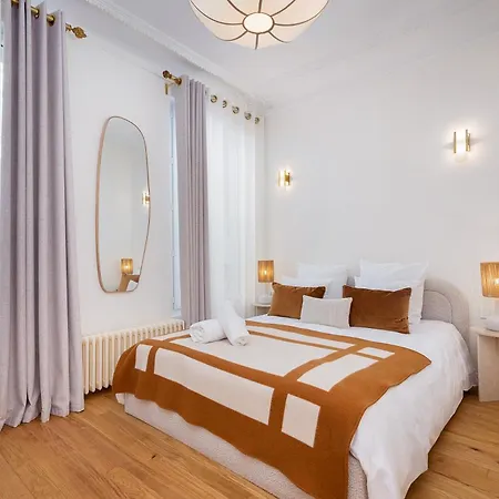 Luxury Garden - Private Oasis Near Champs-elysees Paryż