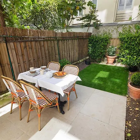 Luxury Garden - Private Oasis Near Champs-elysees